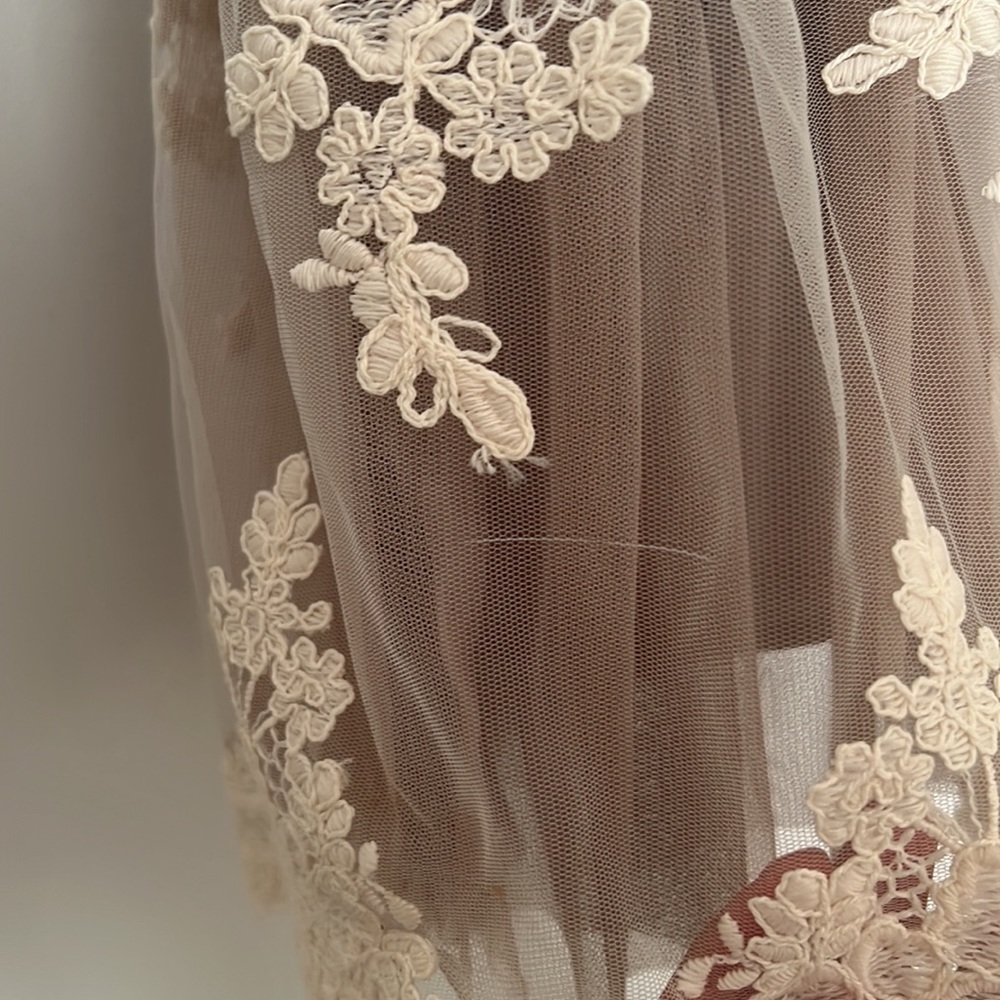 Girls Mae-Li Rose lace tulle dress 4T - Picture 3 of 3
